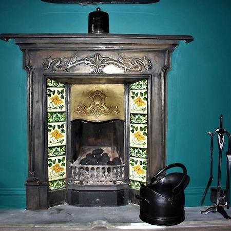 The Wolf'S Den Apartment Patrington Екстериор снимка
