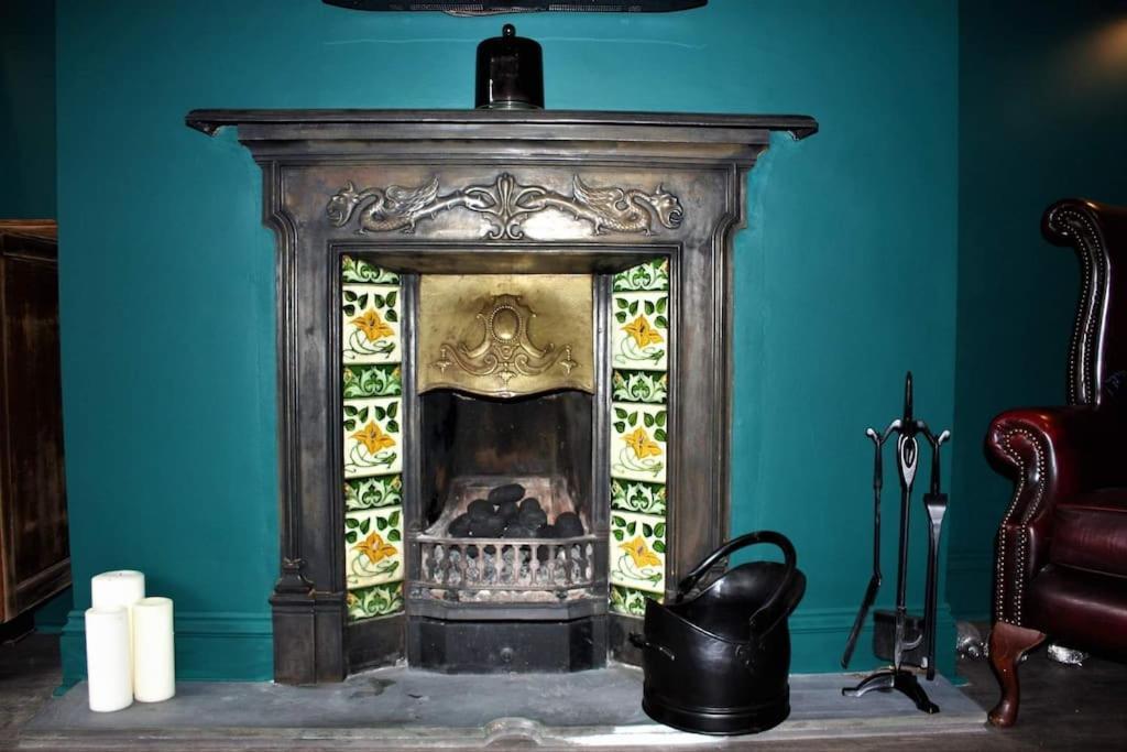 The Wolf'S Den Apartment Patrington Екстериор снимка