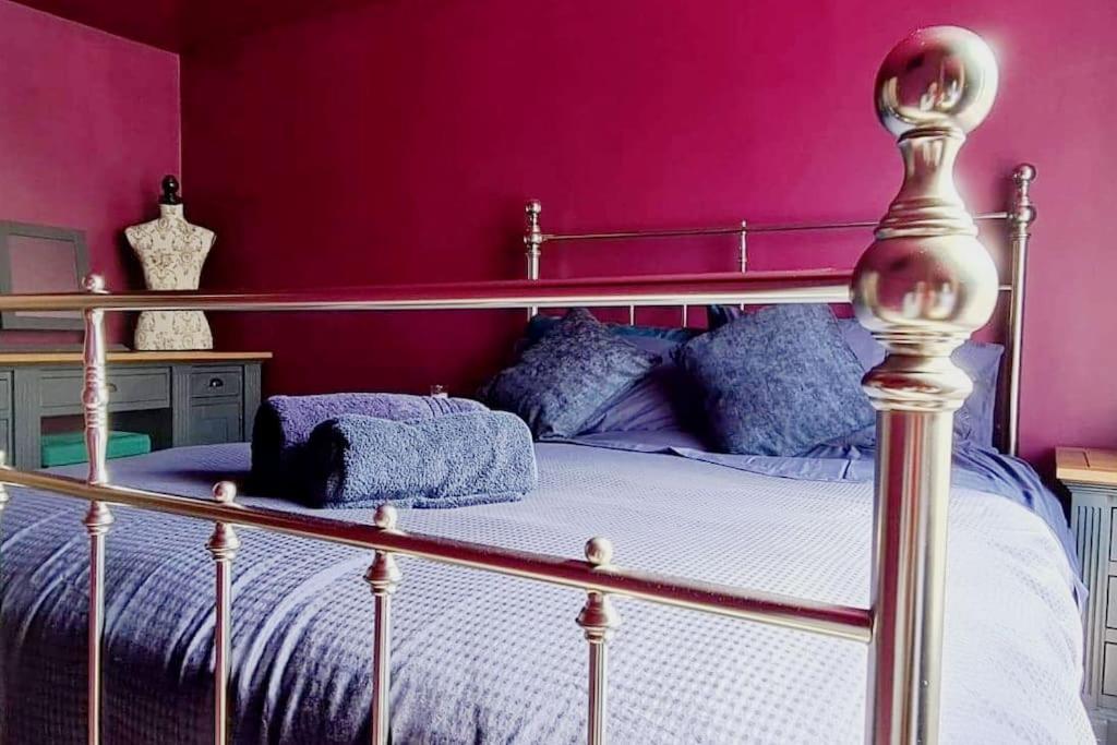 The Wolf'S Den Apartment Patrington Екстериор снимка