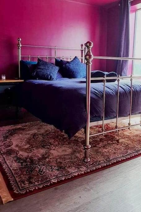 The Wolf'S Den Apartment Patrington Екстериор снимка